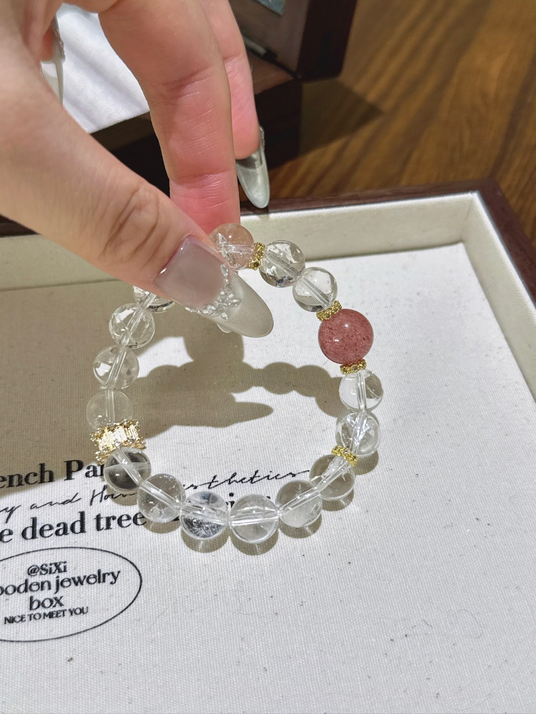 ▫️▪️ White Ace Strawberry Crystal Bracelet